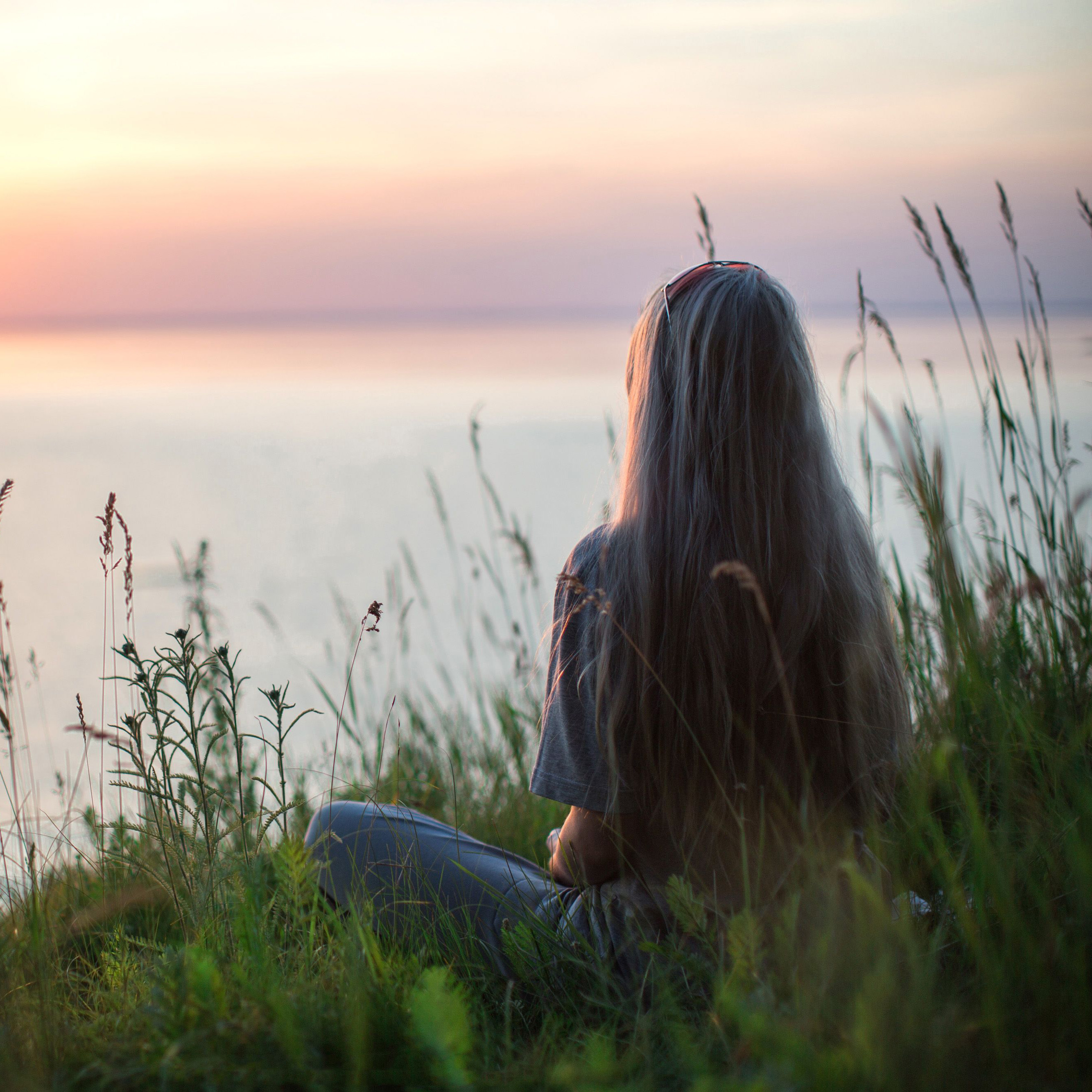 Mellow Mood: The Soothing Experience of Smoking Herbs to Calm Anxiety